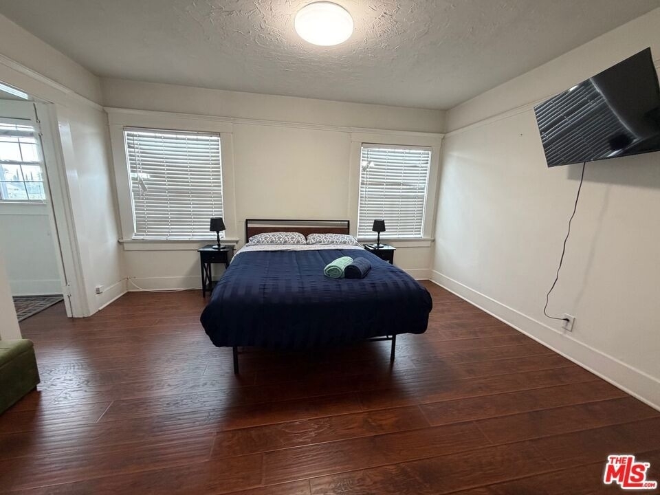 2240 Crenshaw Boulevard - Photo 7