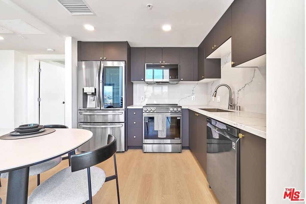 510 S Oxford Avenue - Photo 58