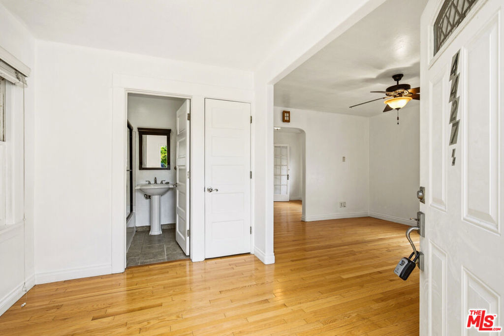 4427 Finley Avenue - Photo 5