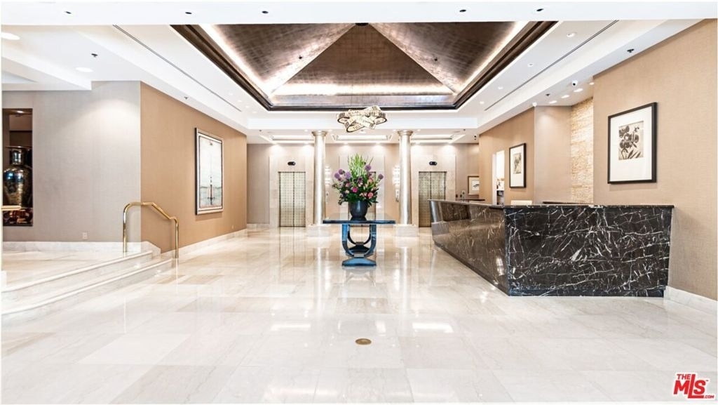 10724 Wilshire Boulevard - Photo 1