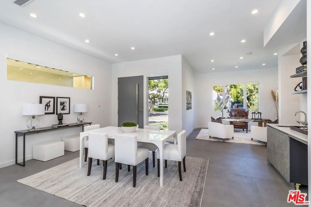 8932 Dorrington Avenue - Photo 10