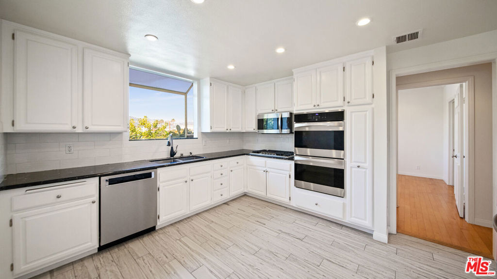 200 N Almont Drive - Photo 2