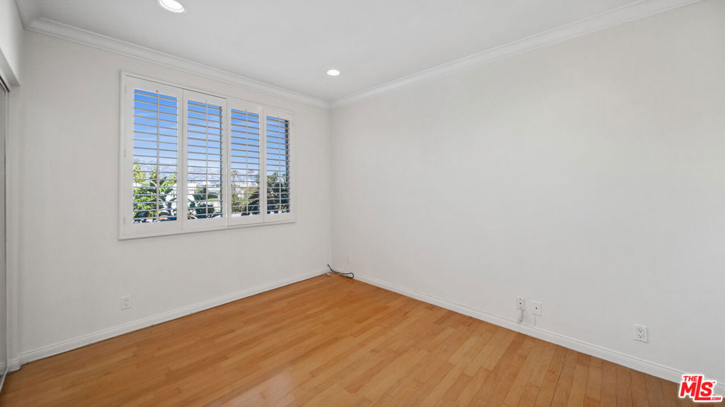 200 N Almont Drive - Photo 20