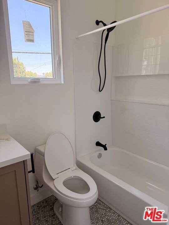 6626 Woodlake Avenue - Photo 8