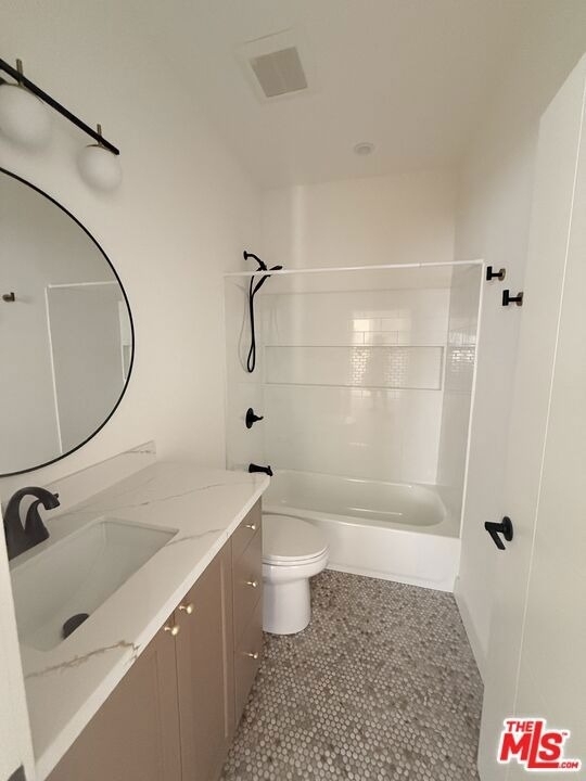 6626 Woodlake Avenue - Photo 3
