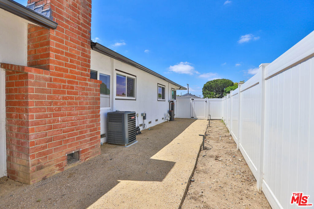 12831 Red Hill Avenue - Photo 45