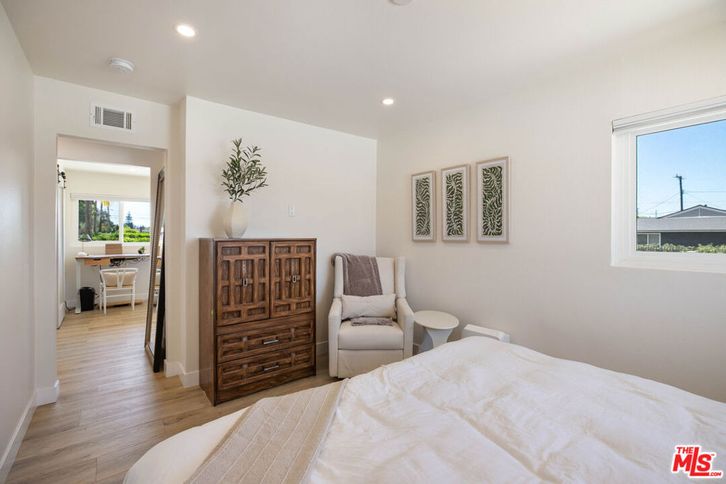 12831 Red Hill Avenue - Photo 29