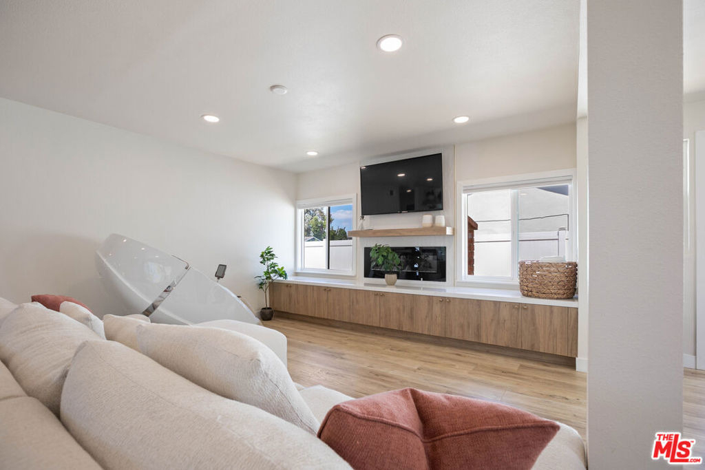 12831 Red Hill Avenue - Photo 20