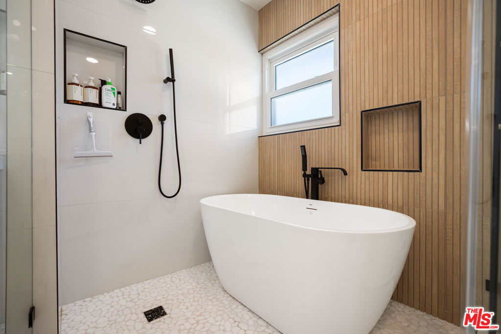 12831 Red Hill Avenue - Photo 36