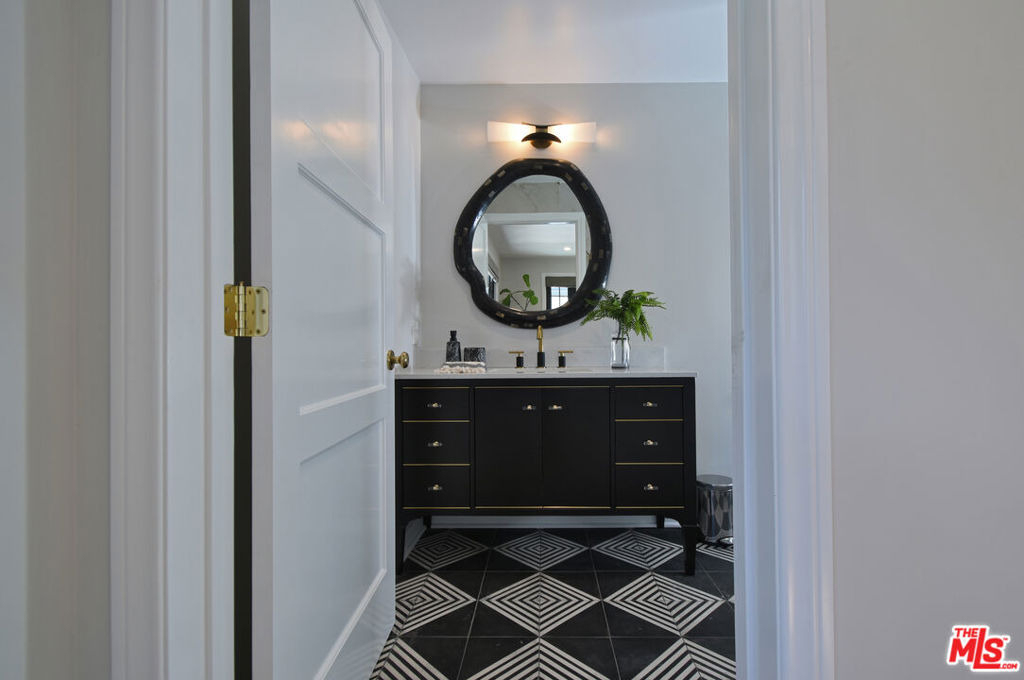 5005 Los Feliz - Photo 8