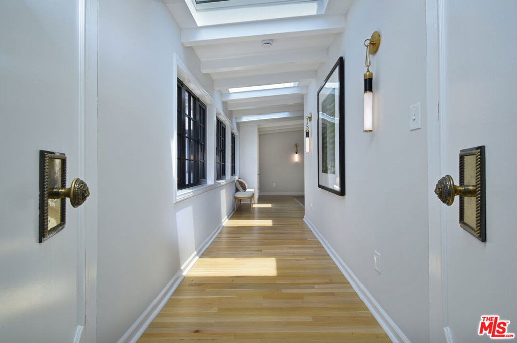 5005 Los Feliz - Photo 13