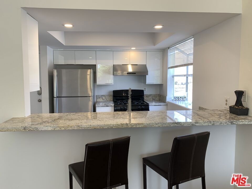 1943 Selby Avenue - Photo 15