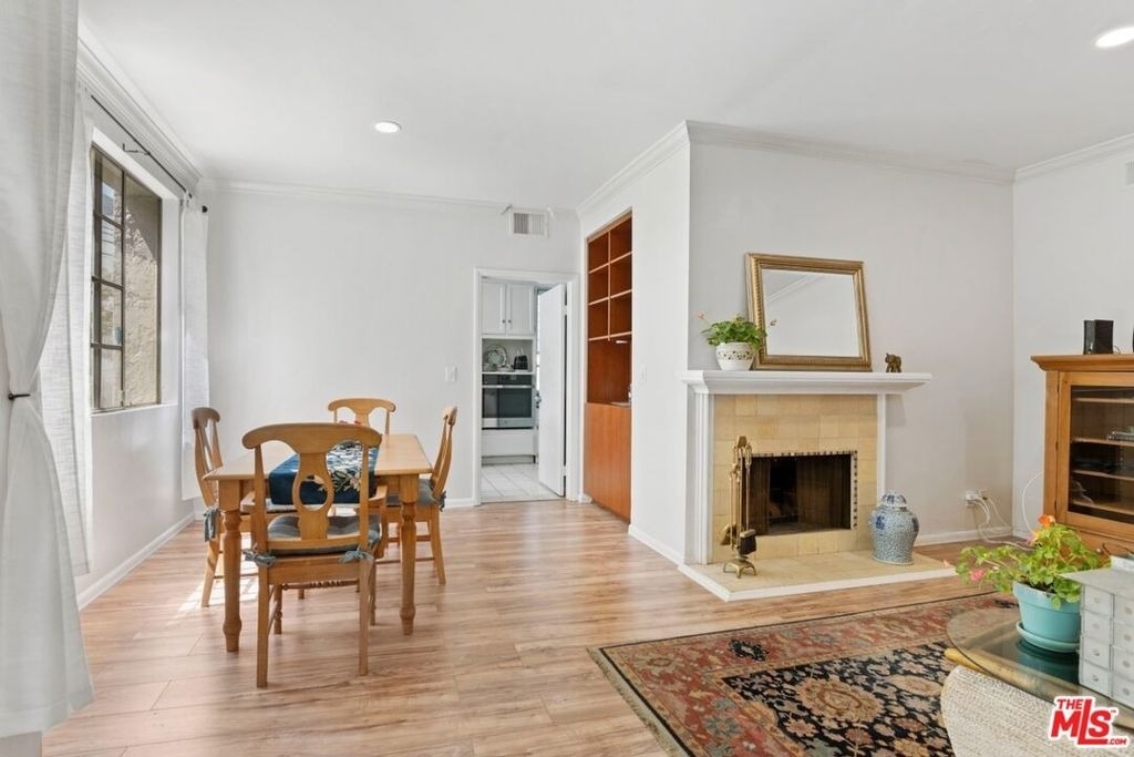 1375 Kelton Avenue - Photo 6