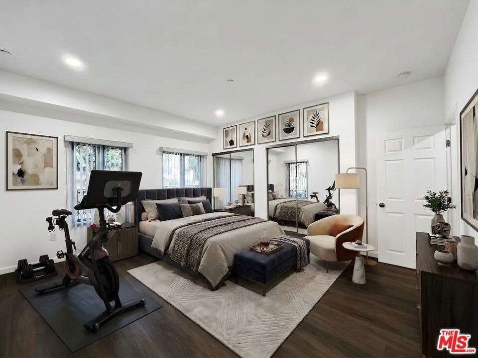 1409 N Hobart Boulevard - Photo 3