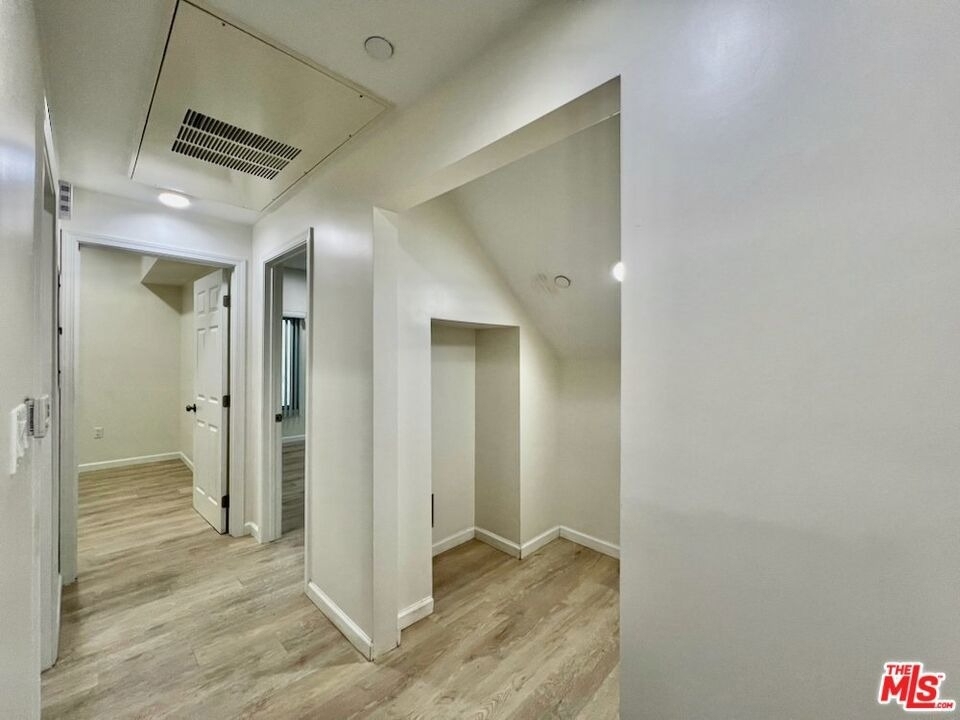 1409 N Hobart Boulevard - Photo 15