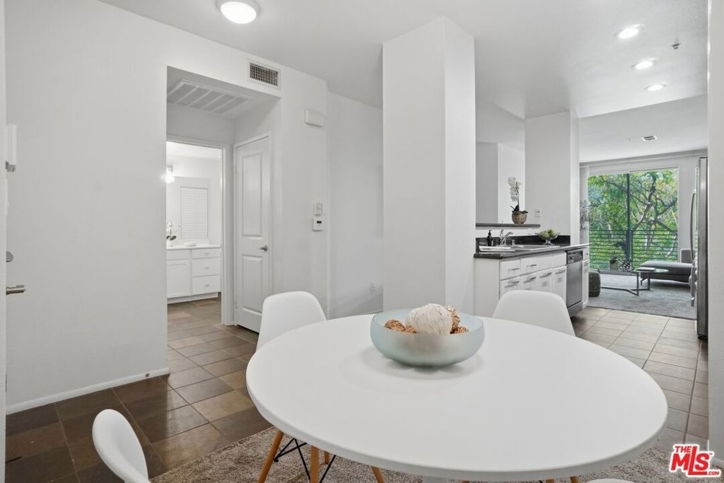 6400 Crescent Park - Photo 3