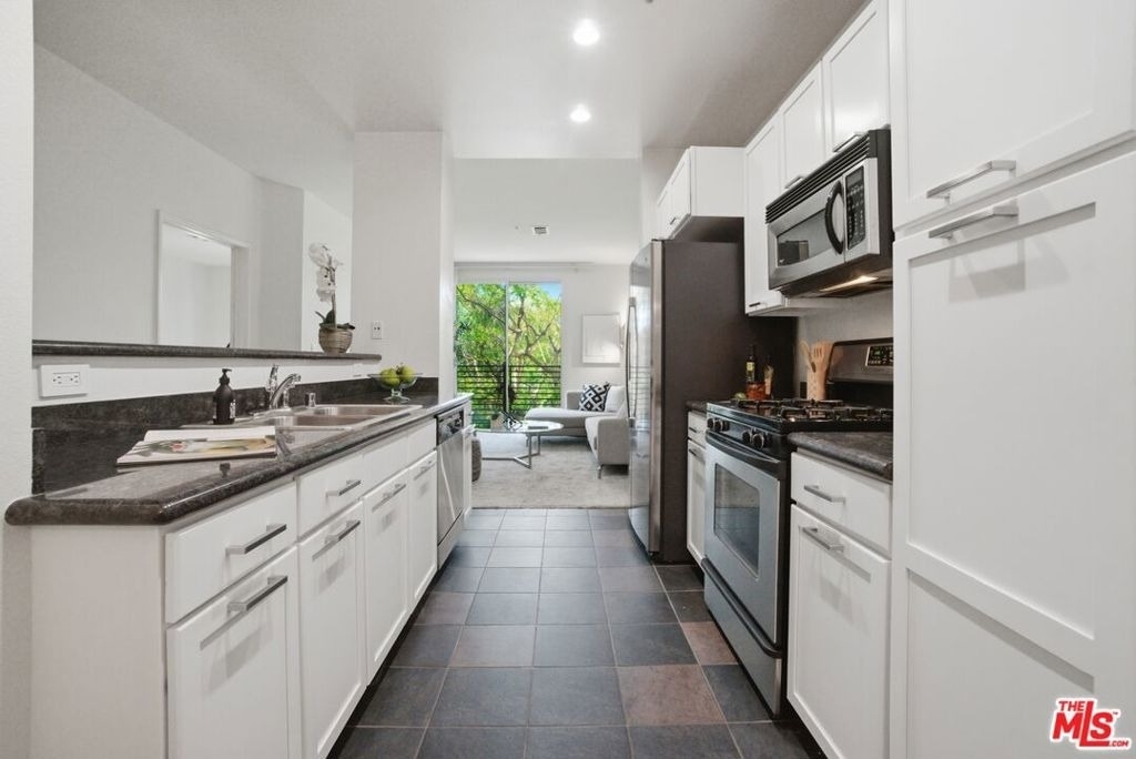 6400 Crescent Park - Photo 4