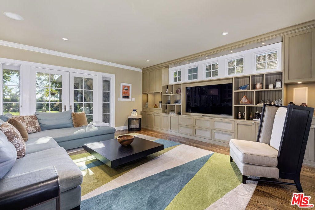 2855 Club Drive - Photo 10