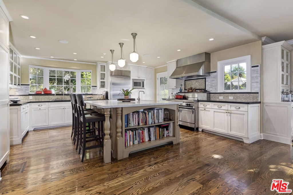 2855 Club Drive - Photo 14