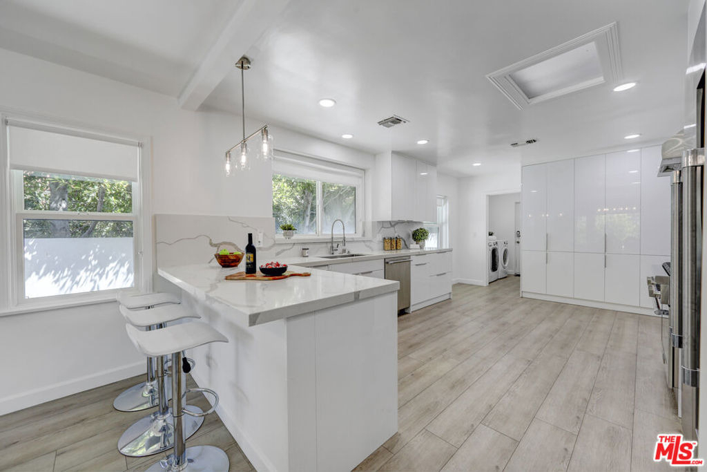 344 S Camden Drive - Photo 6