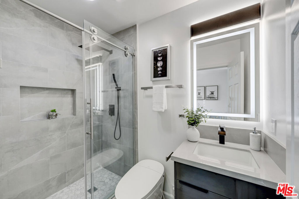 344 S Camden Drive - Photo 19