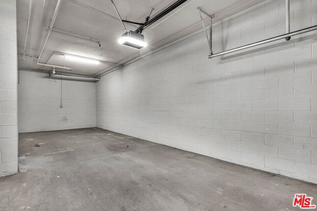 1735 Malcolm Avenue - Photo 8