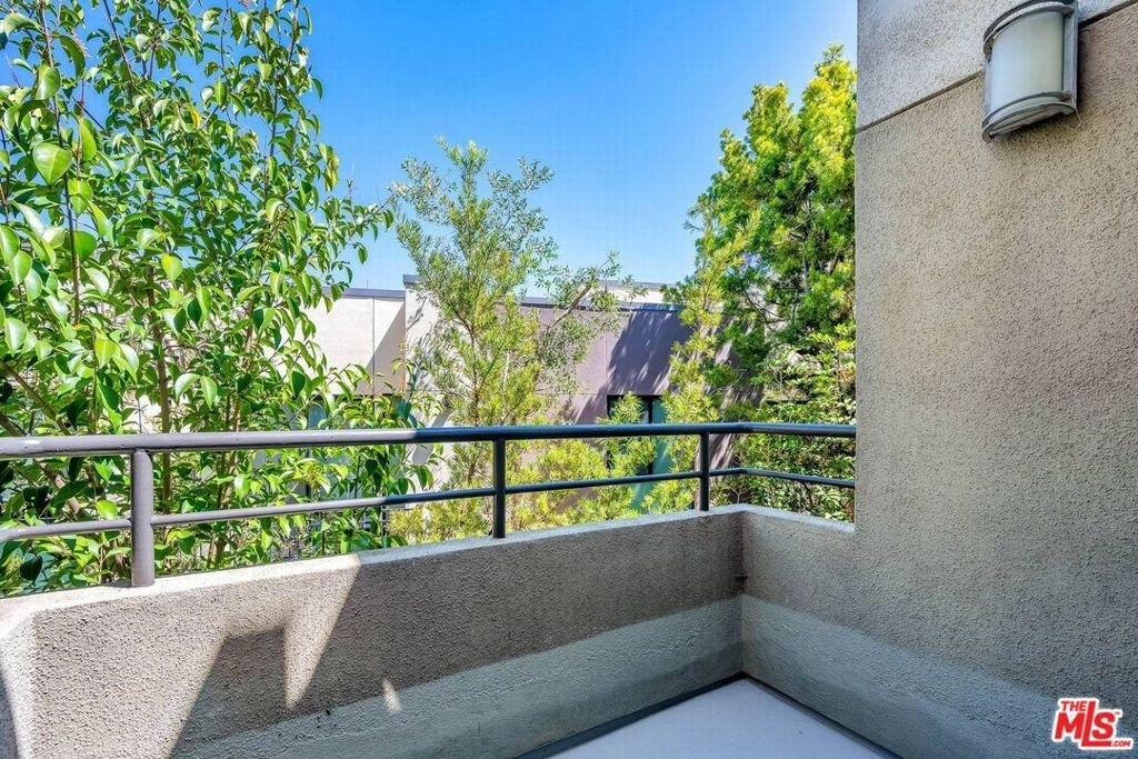 1735 Malcolm Avenue - Photo 18