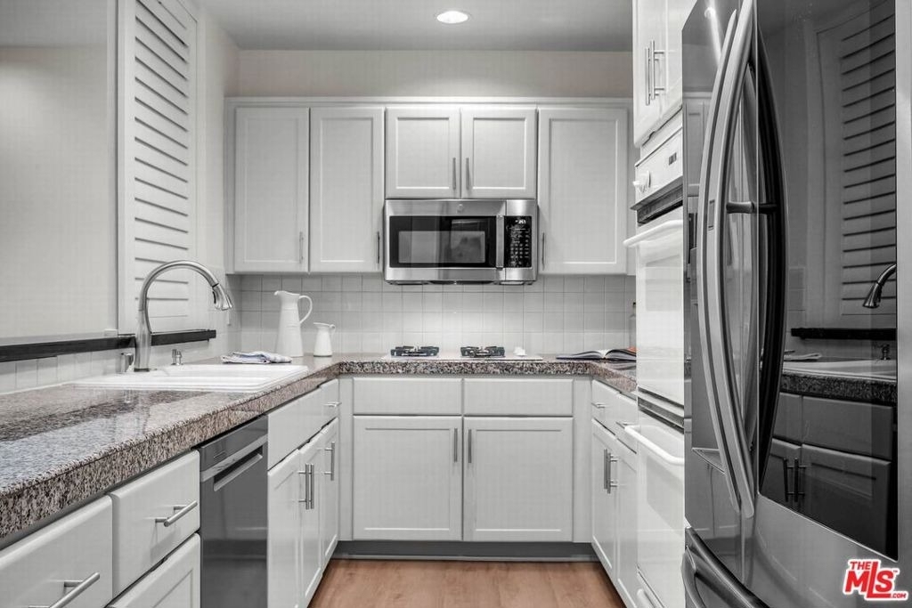 1735 Malcolm Avenue - Photo 9