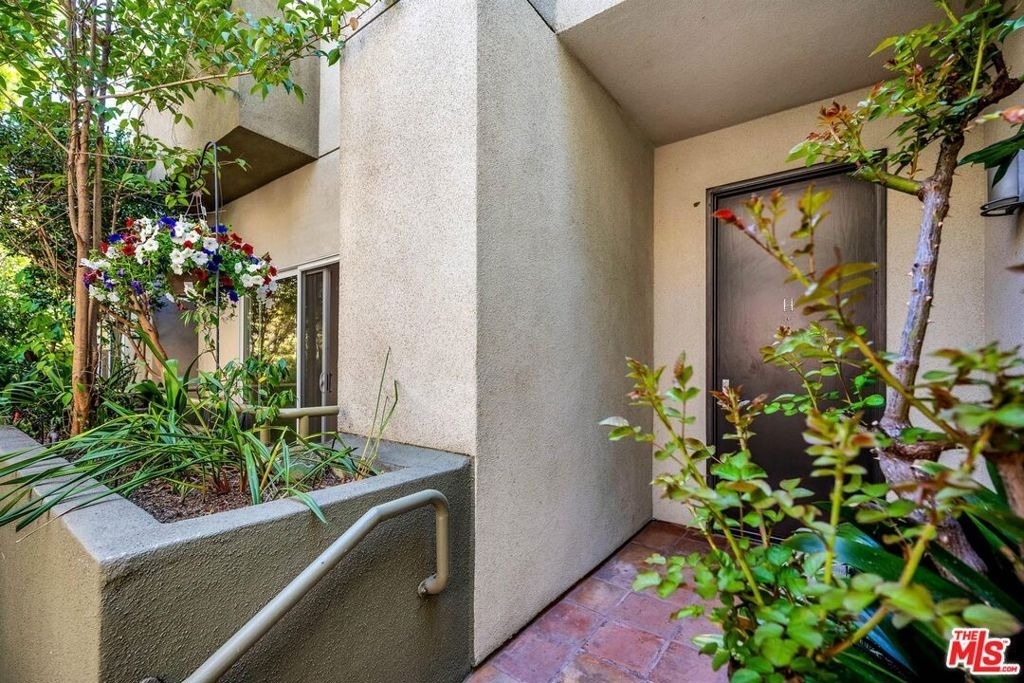 1735 Malcolm Avenue - Photo 7