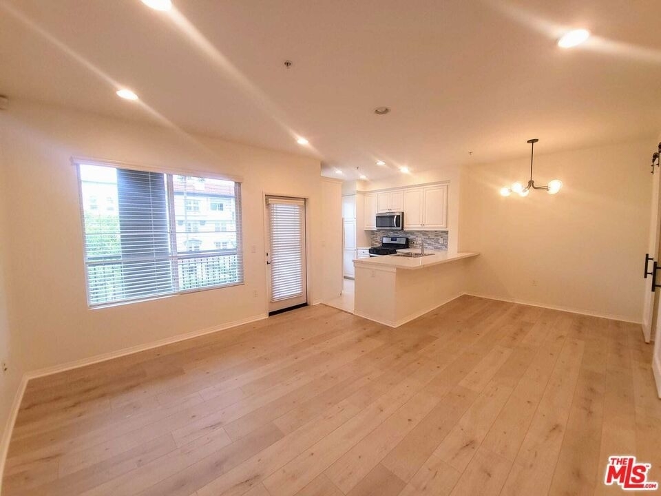 6020 Seabluff Drive - Photo 4