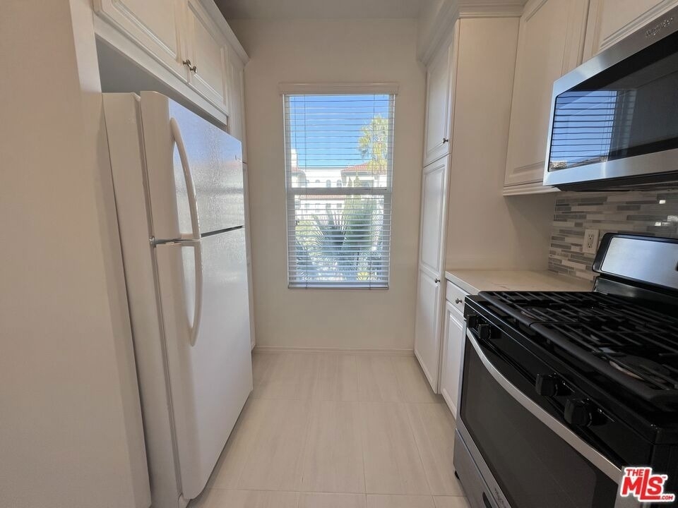 6020 Seabluff Drive - Photo 2