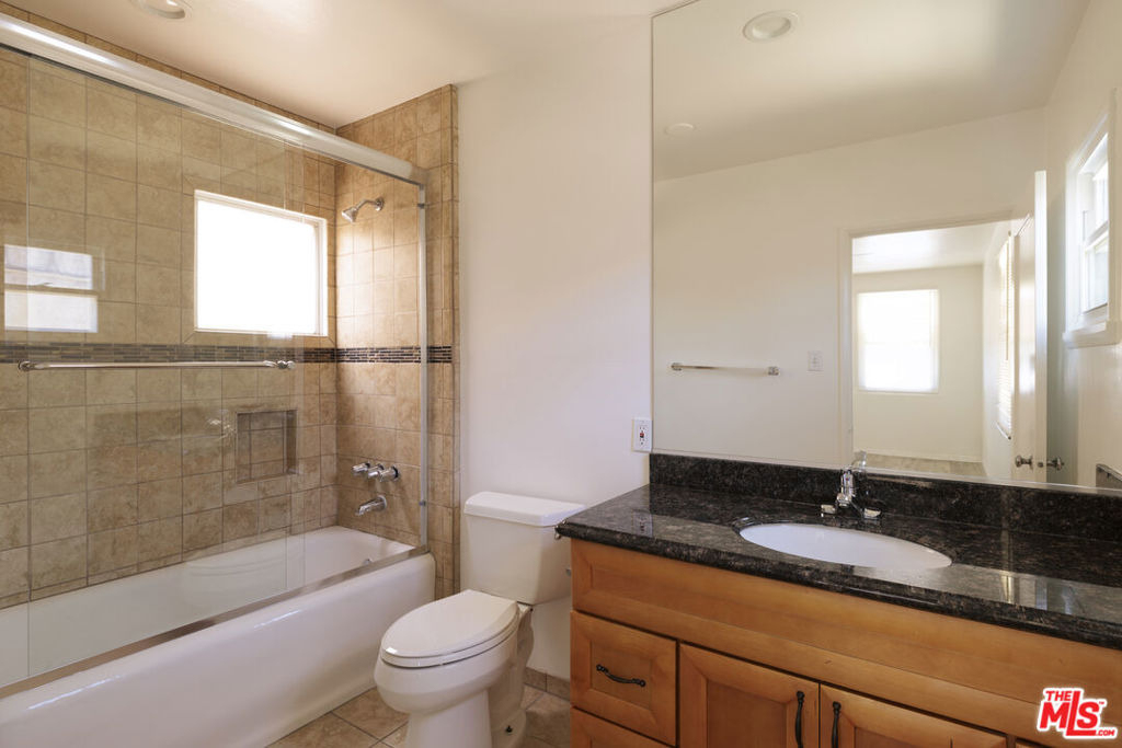 5516 1/2 N Cahuenga Boulevard - Photo 9
