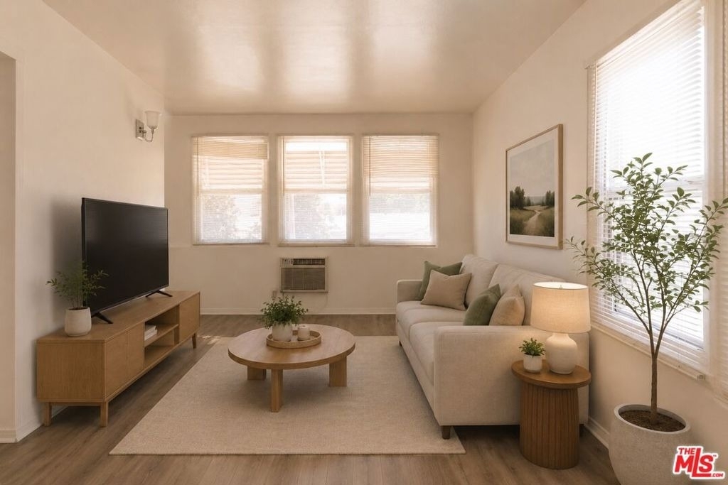 5516 1/2 N Cahuenga Boulevard - Photo 1