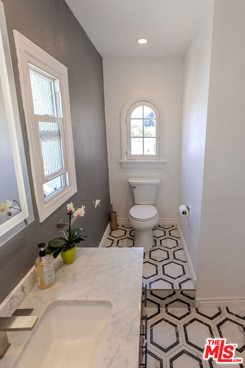 1067 S Sycamore Avenue - Photo 38