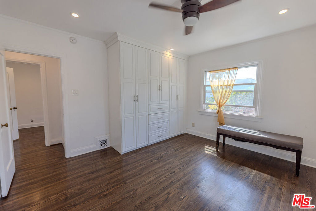 1067 S Sycamore Avenue - Photo 41