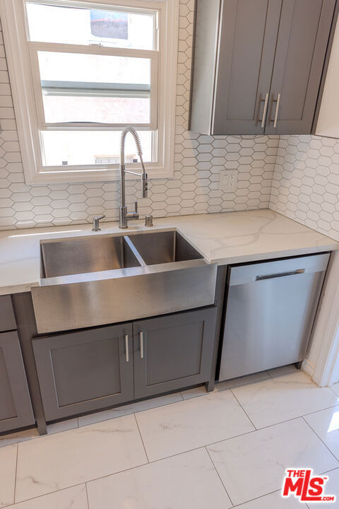 1067 S Sycamore Avenue - Photo 24