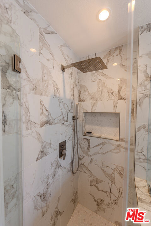 1067 S Sycamore Avenue - Photo 37