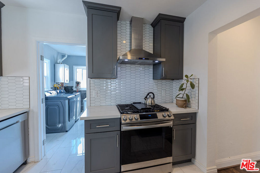 1067 S Sycamore Avenue - Photo 19