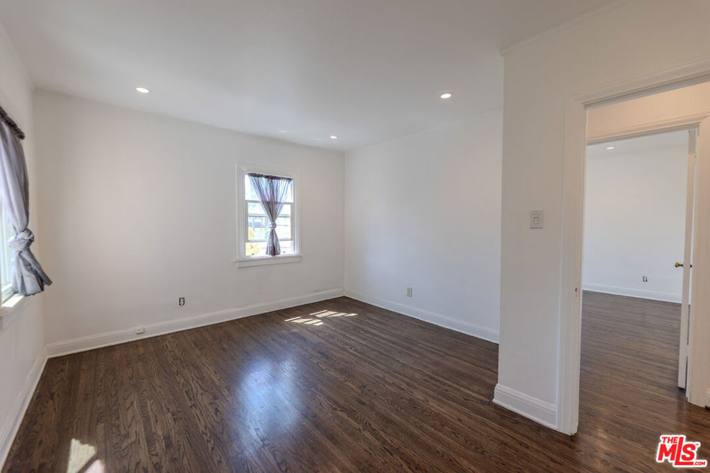 1067 S Sycamore Avenue - Photo 47