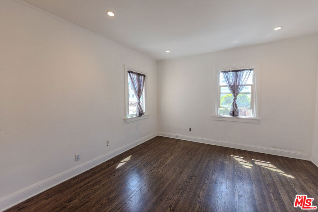 1067 S Sycamore Avenue - Photo 46