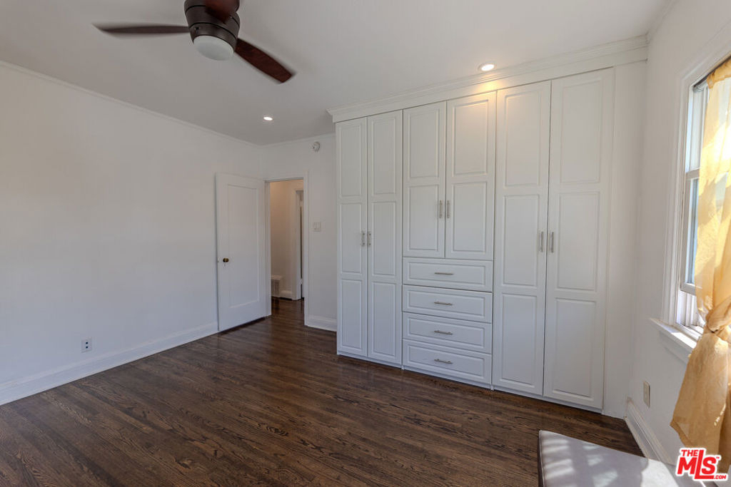 1067 S Sycamore Avenue - Photo 42