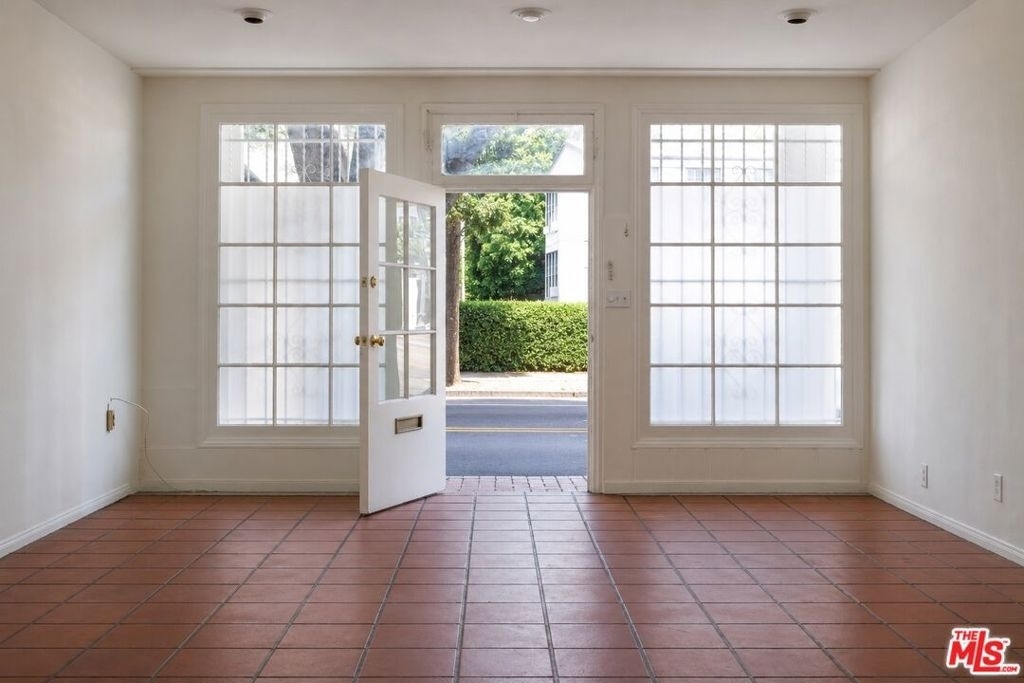 2120 N Cahuenga Boulevard - Photo 1