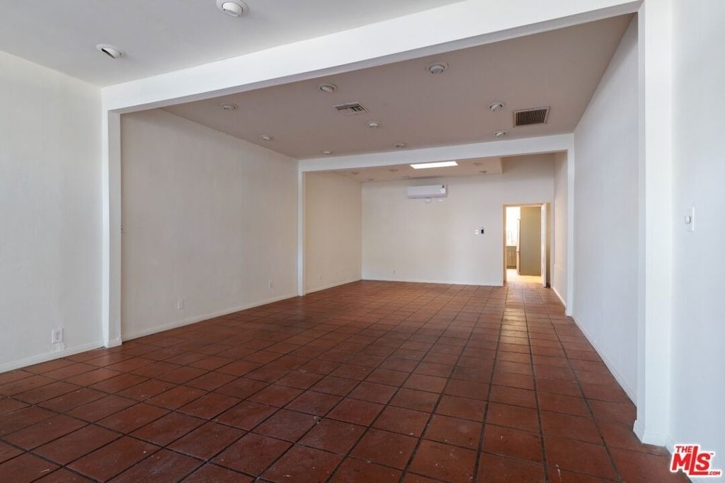 2120 N Cahuenga Boulevard - Photo 7