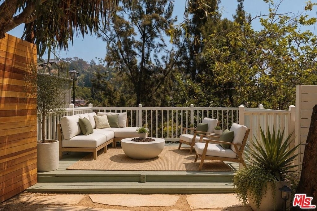 2120 N Cahuenga Boulevard - Photo 14
