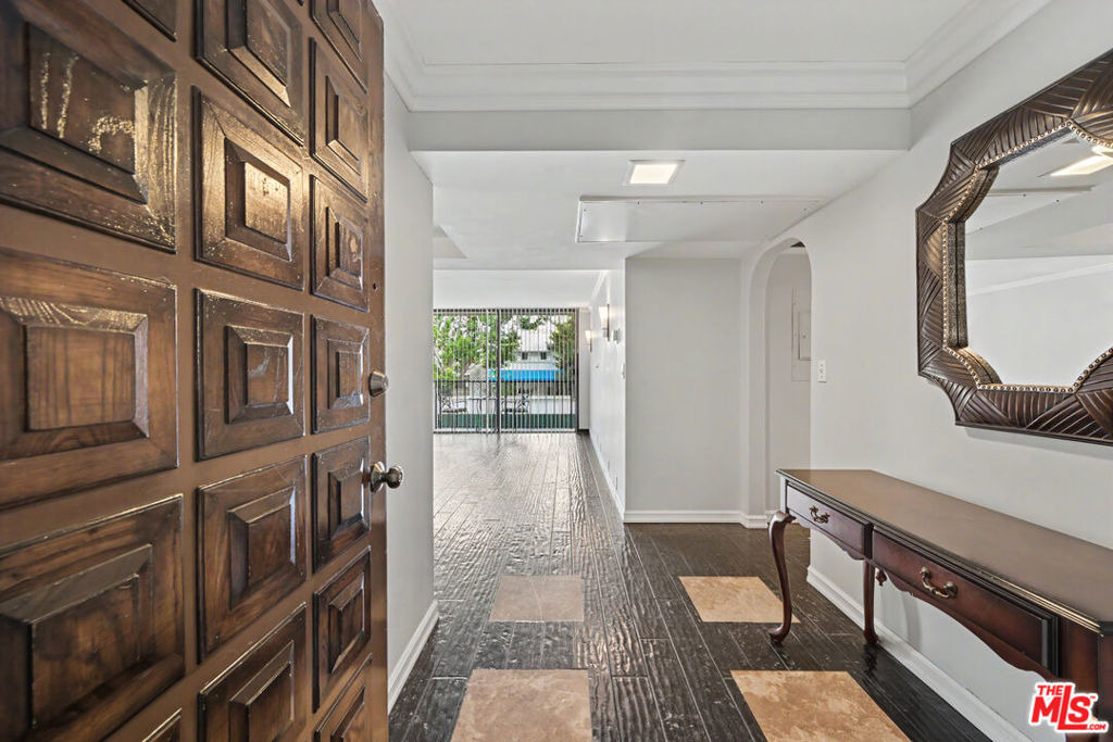 10535 Wilshire Boulevard - Photo 3