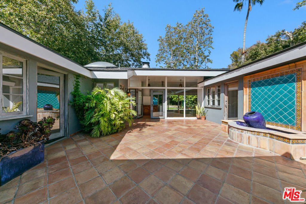 6328 Frondosa Drive - Photo 4