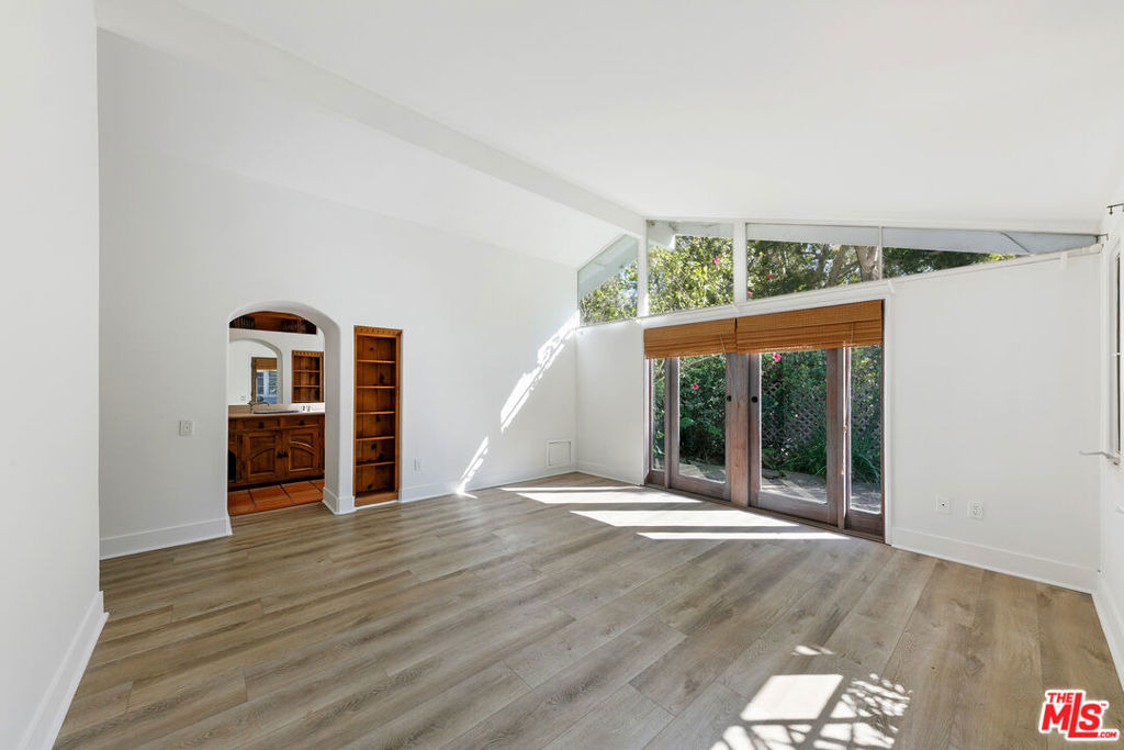 6328 Frondosa Drive - Photo 14