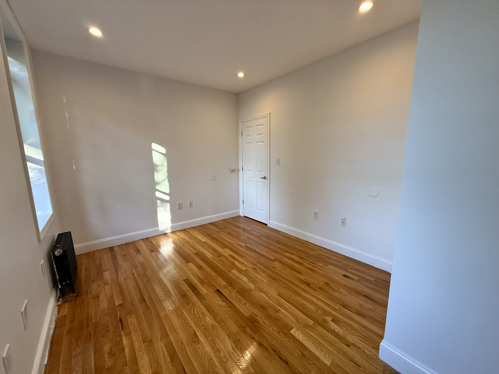 603 Gates Avenue - Photo 1