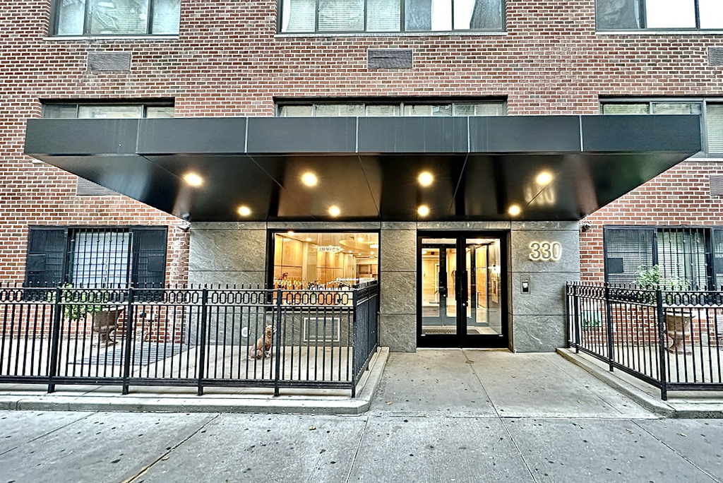 West 45th Street - Photo 7