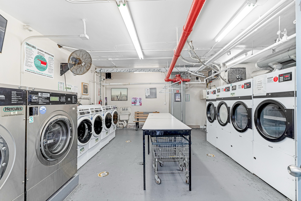 West 45th Street - Photo 8